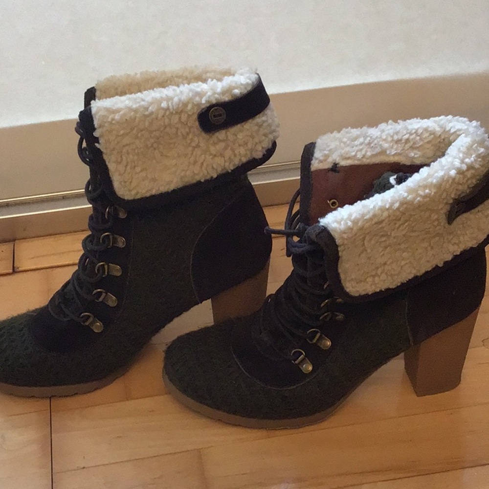 Women’s Green Lace-Up Heeled Boot with Shearling Cuff - Picture 2 of 8